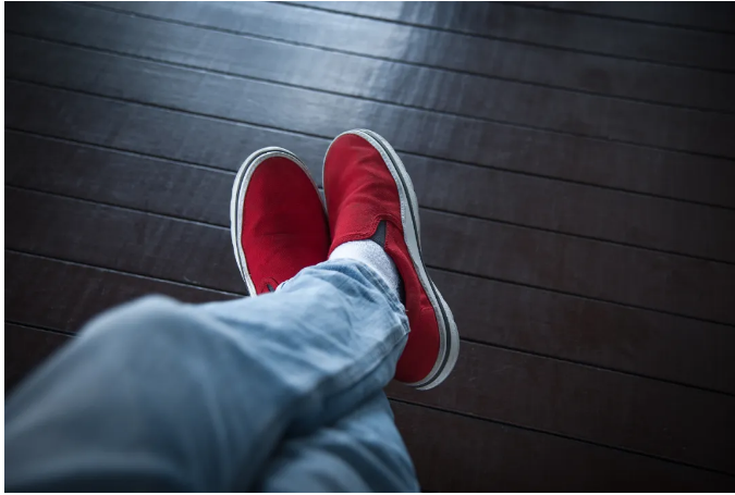 鞋子選不對(duì)傷膝傷腳傷關(guān)節(jié)！