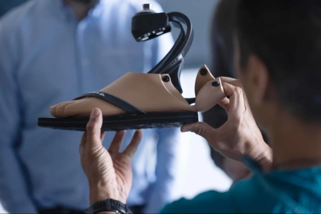 新款碳纖儲(chǔ)能徦腳